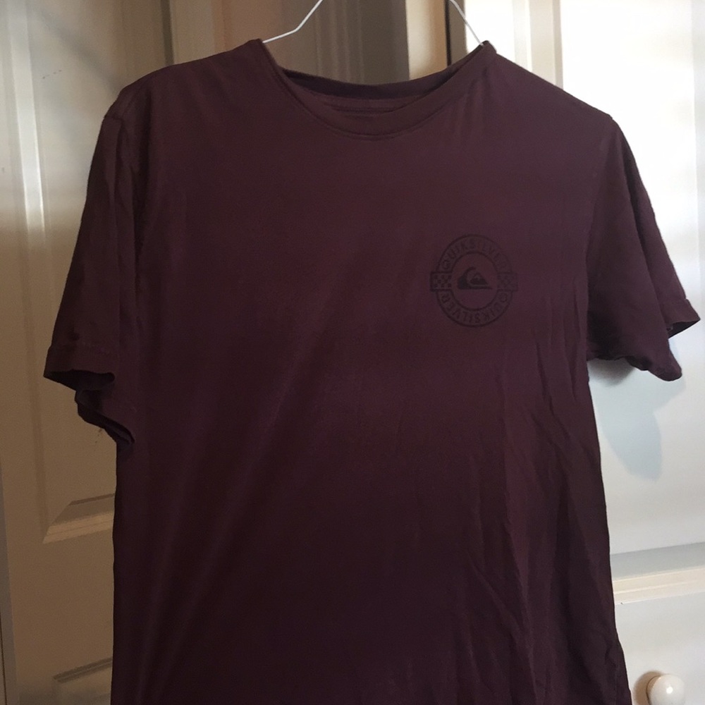 Maroon quiksilver T-shirt size medium